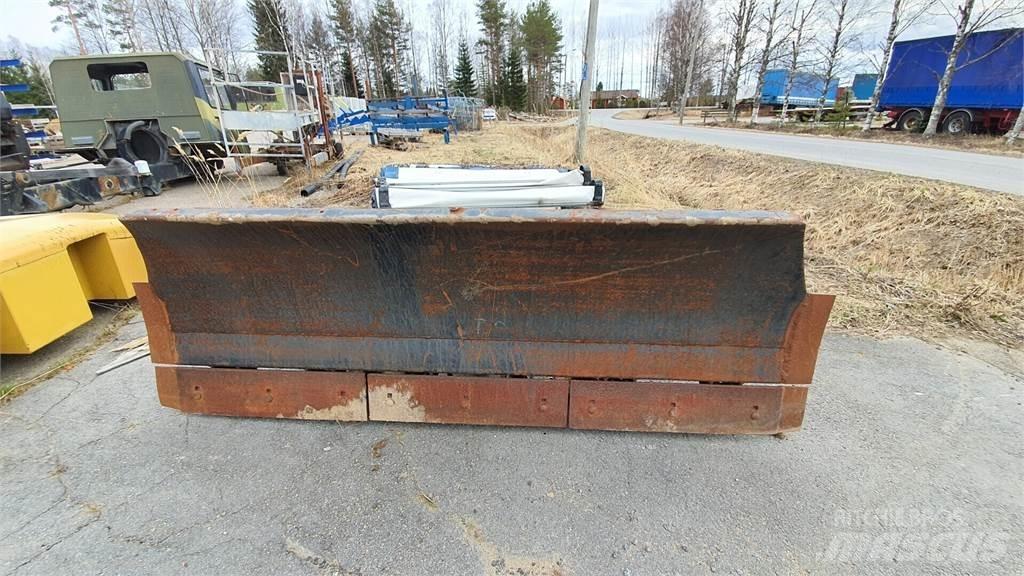  Lana hydraulinen Alte masini pentru drum si zapada