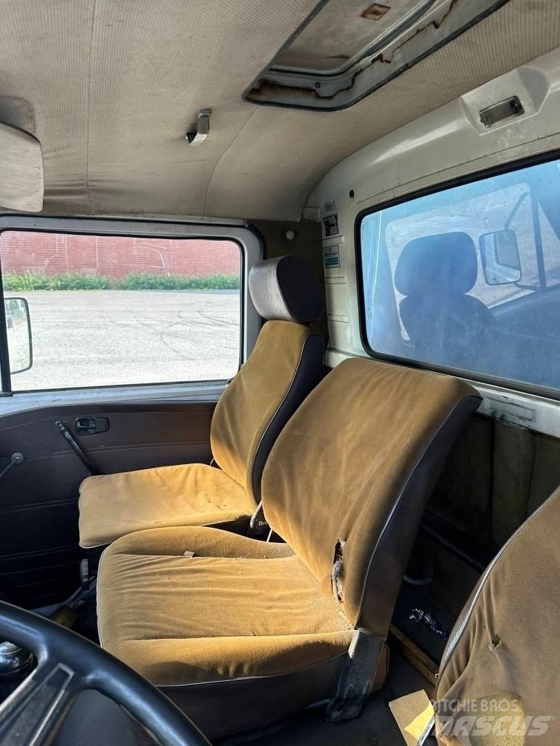 MAN Vw 9.136 Camion cu prelata