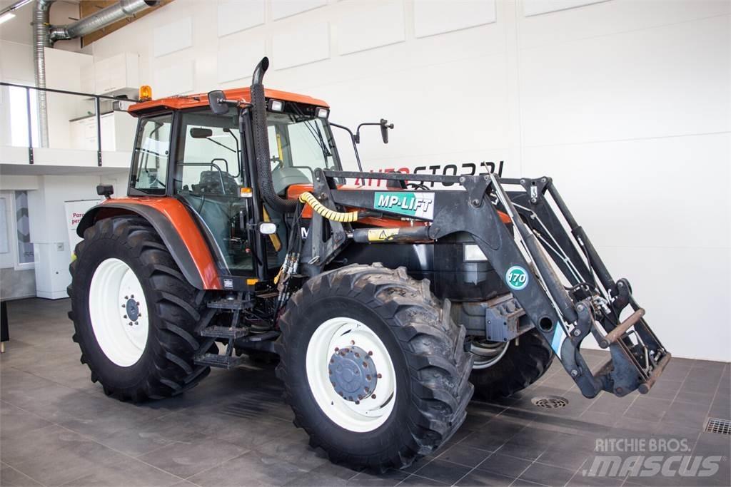 New Holland M135 Tractoare