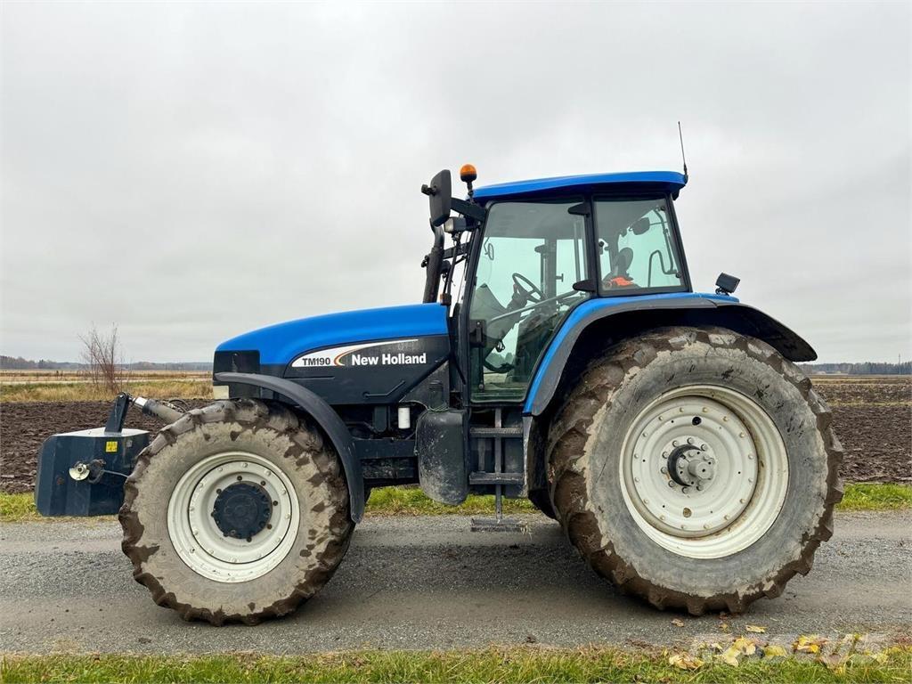 New Holland TM190 Tractoare
