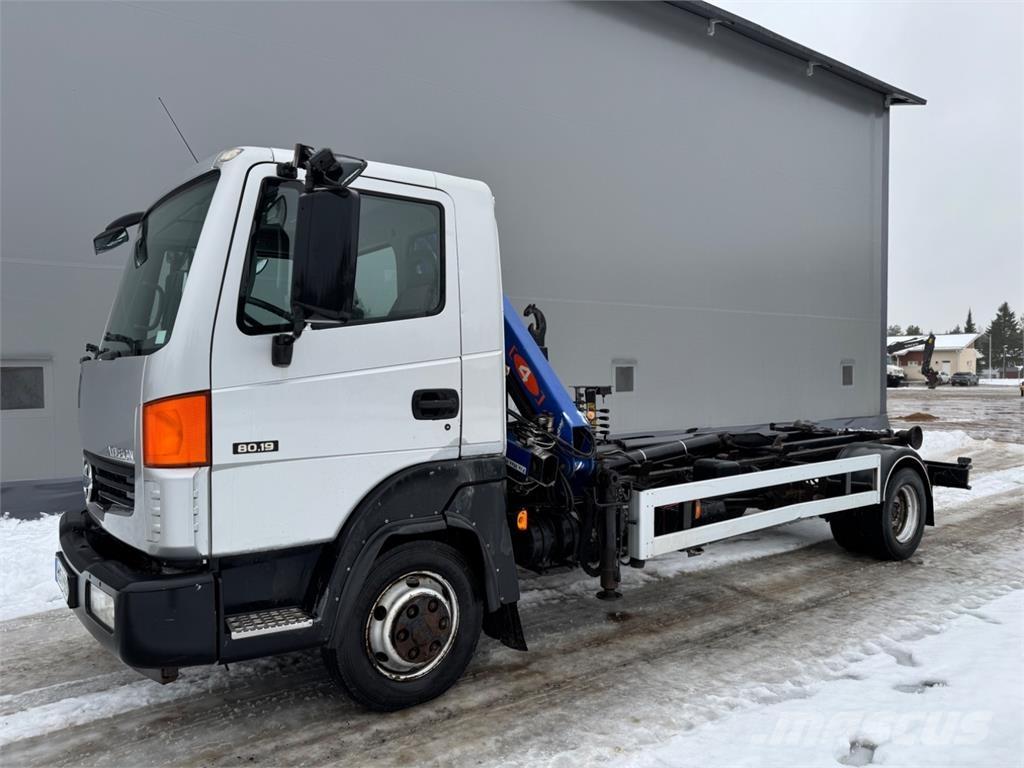 Nissan Atleon Camion cu carlig de ridicare