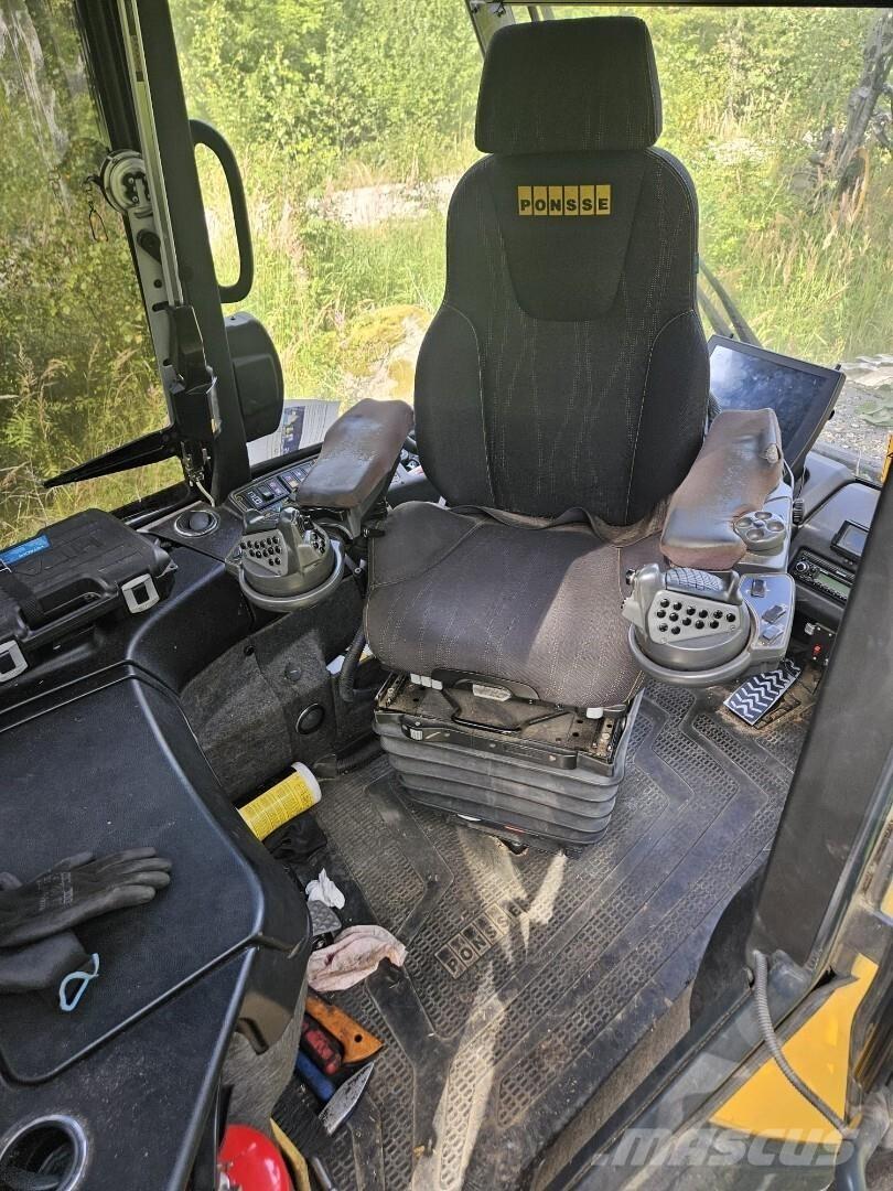 Ponsse Fox Combine forestiere