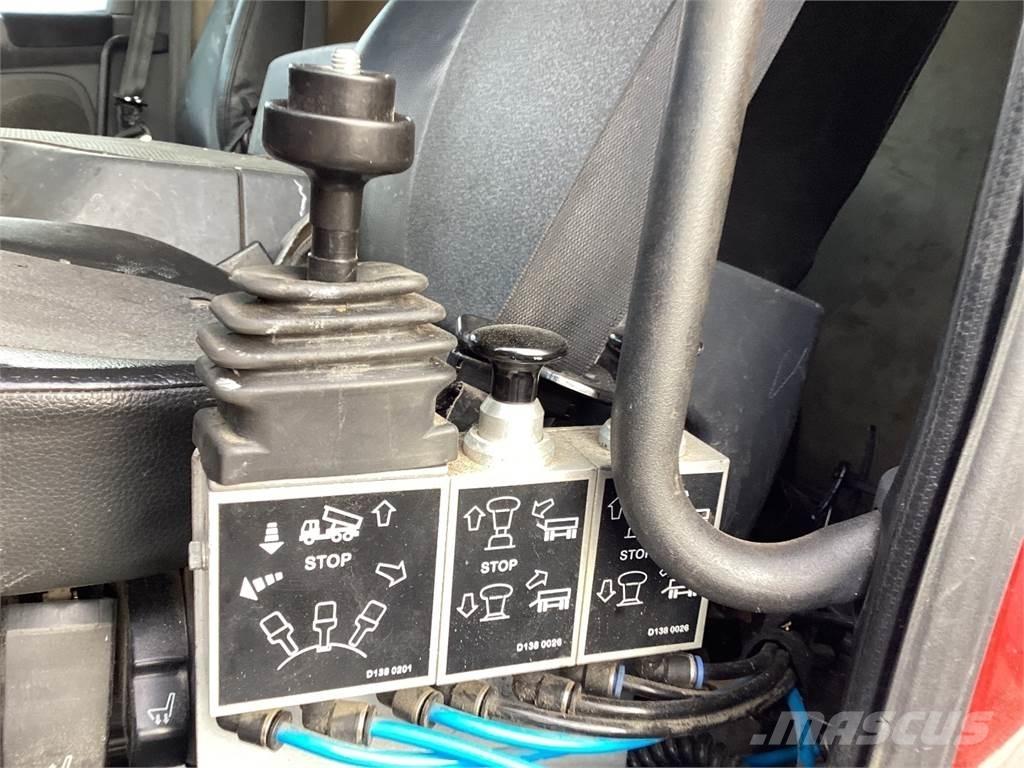 Scania P 320 Camion cu carlig de ridicare