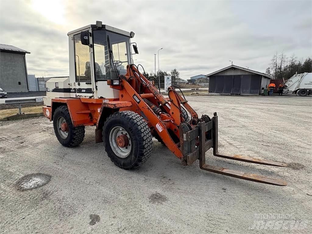 Schaeff SKL 835 Incarcator pe pneuri