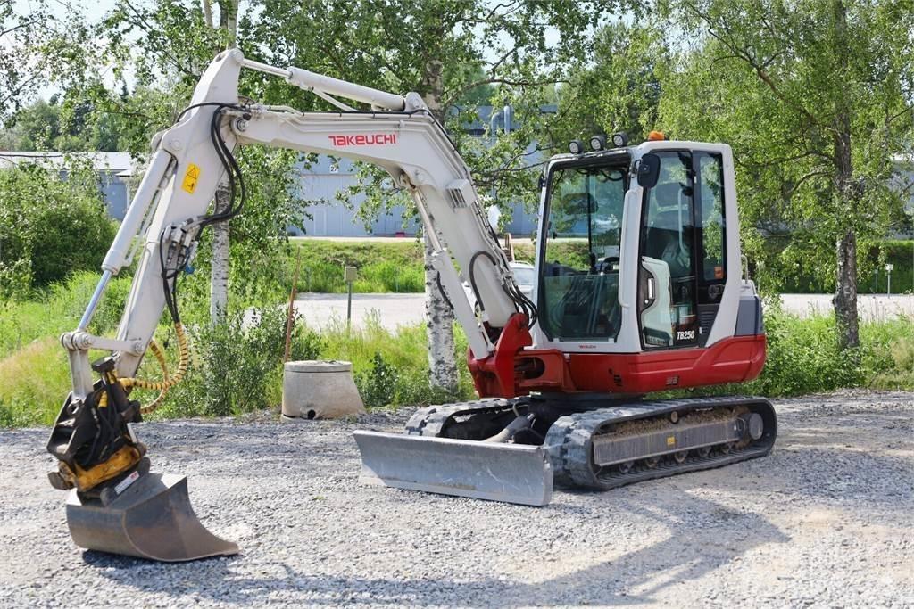 Takeuchi TB250 Mini excavatoare < 7t