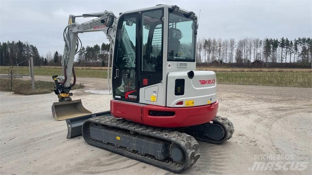 Takeuchi TB257FR Mini excavatoare < 7t