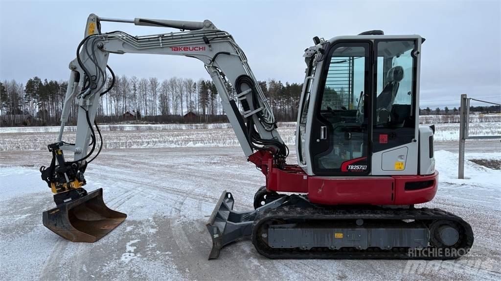 Takeuchi TB257FR Mini excavatoare < 7t