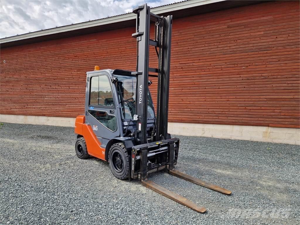 Toyota 02-8FDF30 Stivuitor diesel