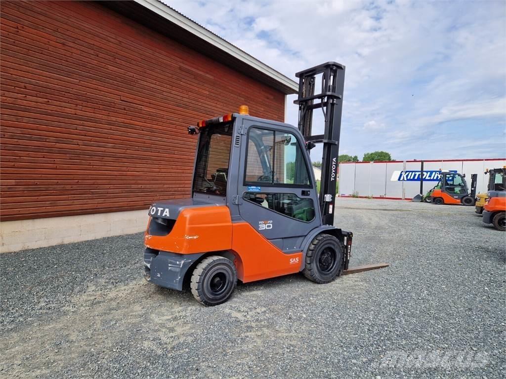 Toyota 02-8FDF30 Stivuitor diesel