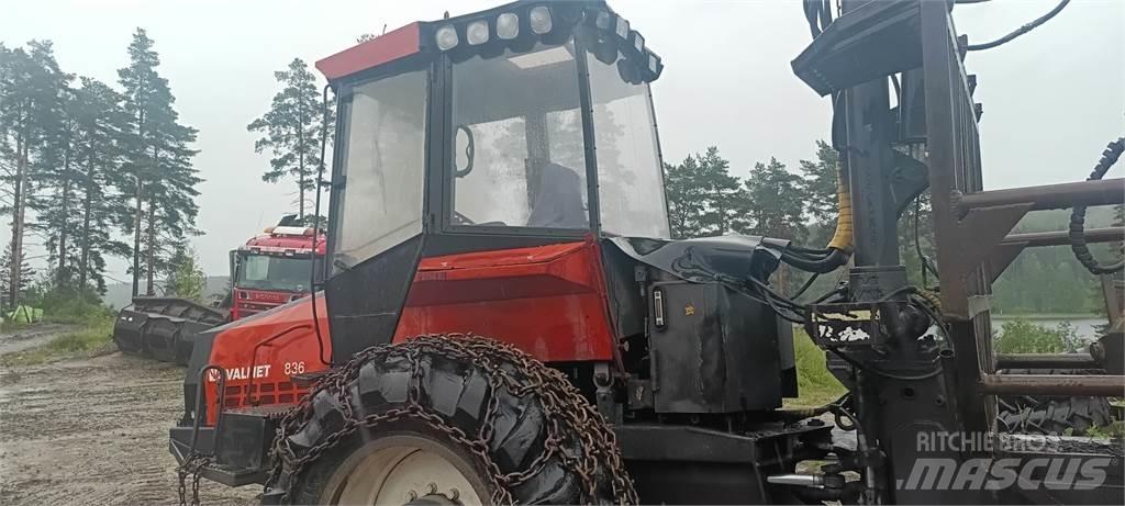 Valmet 836 Transportoare