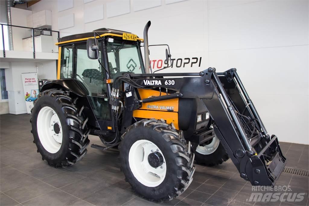 Valtra 800 Tractoare