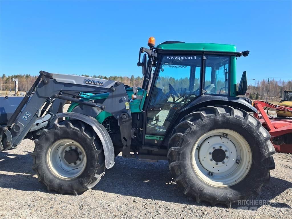 Valtra A92 Tractoare