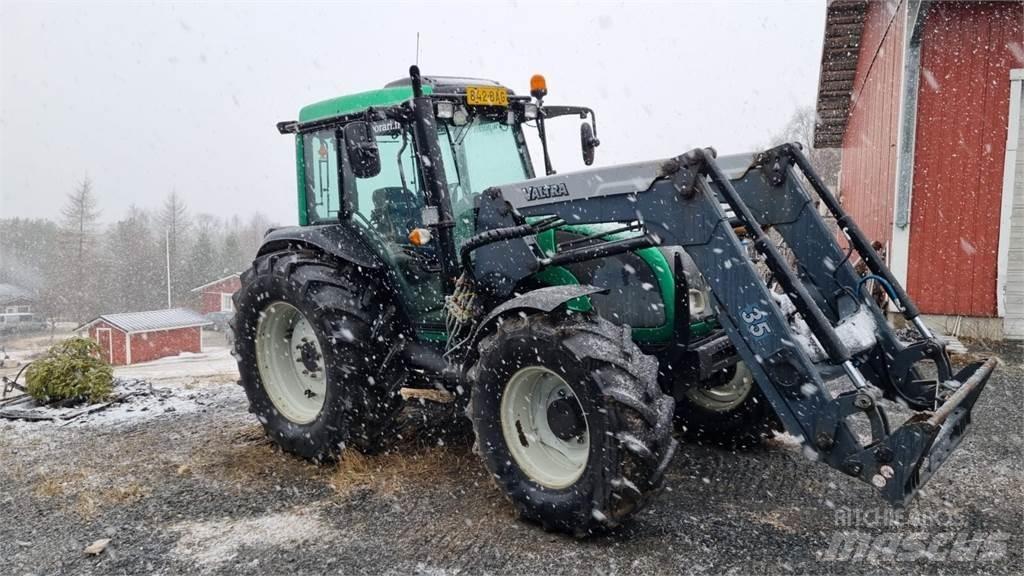 Valtra A92 Tractoare
