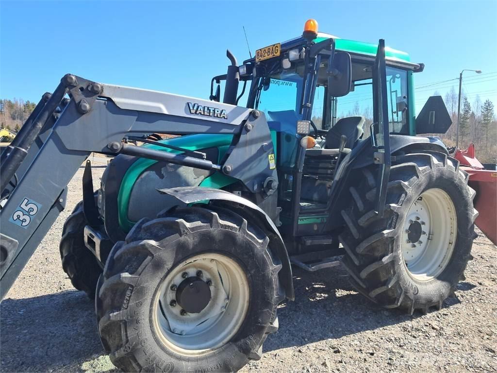Valtra A92 Tractoare