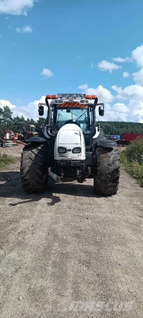 Valtra T 180 Tractoare