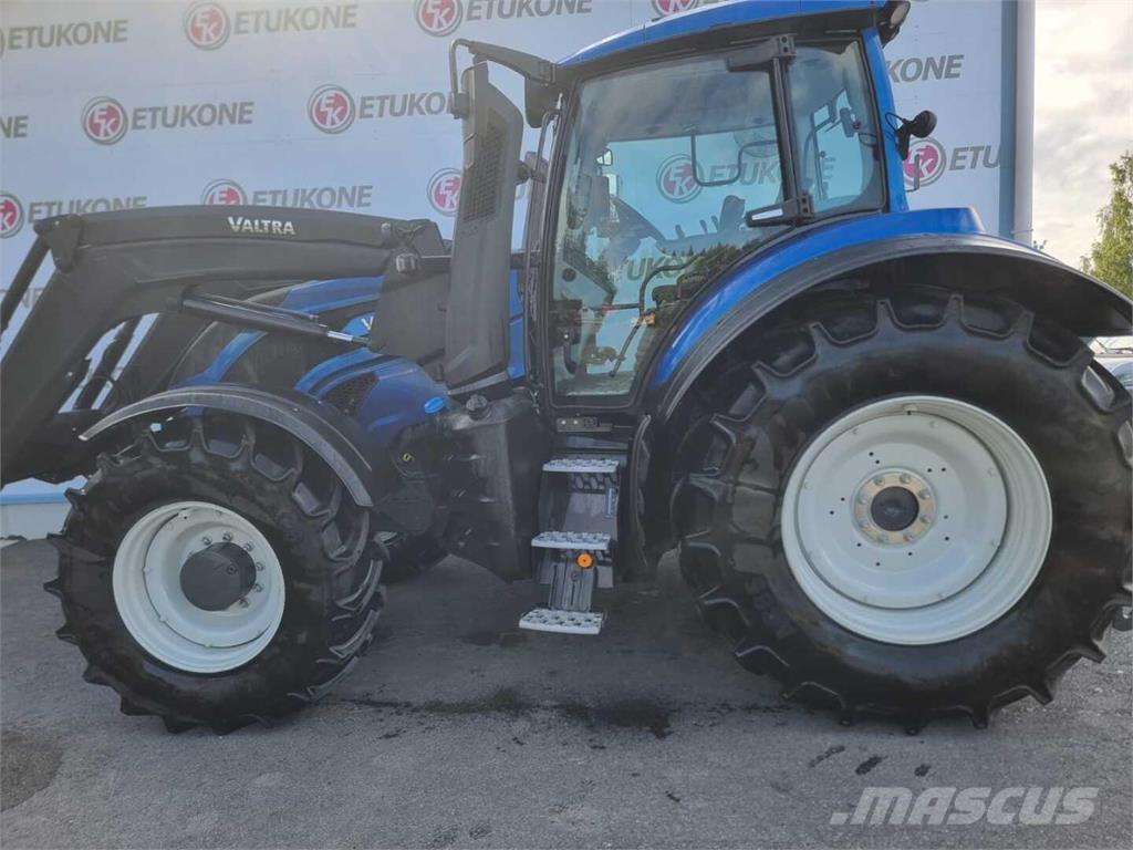 Valtra T145 Tractoare