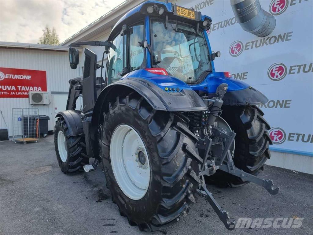 Valtra T145 Tractoare