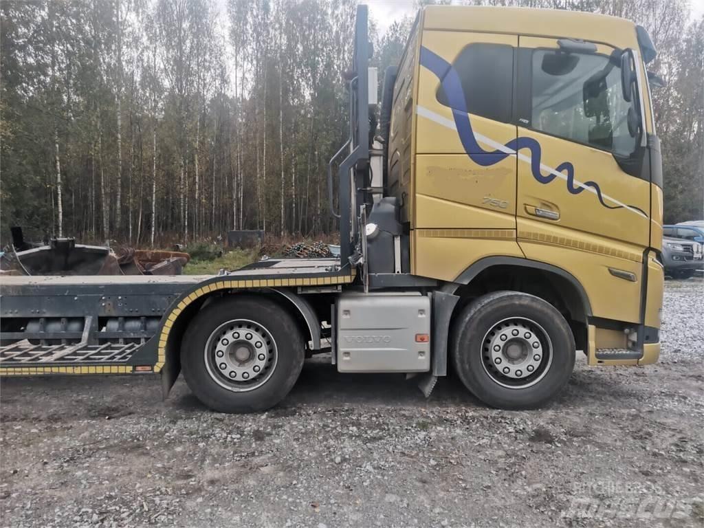 Volvo 750 Transportatoare vehicule