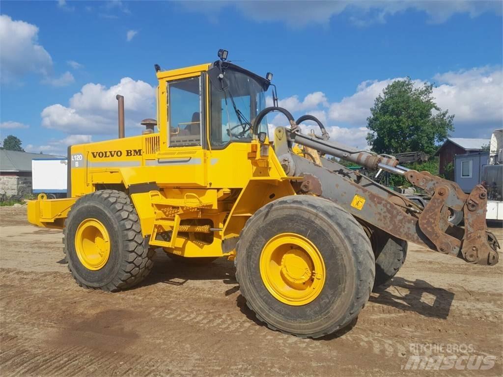 Volvo BM 120B Incarcator pe pneuri