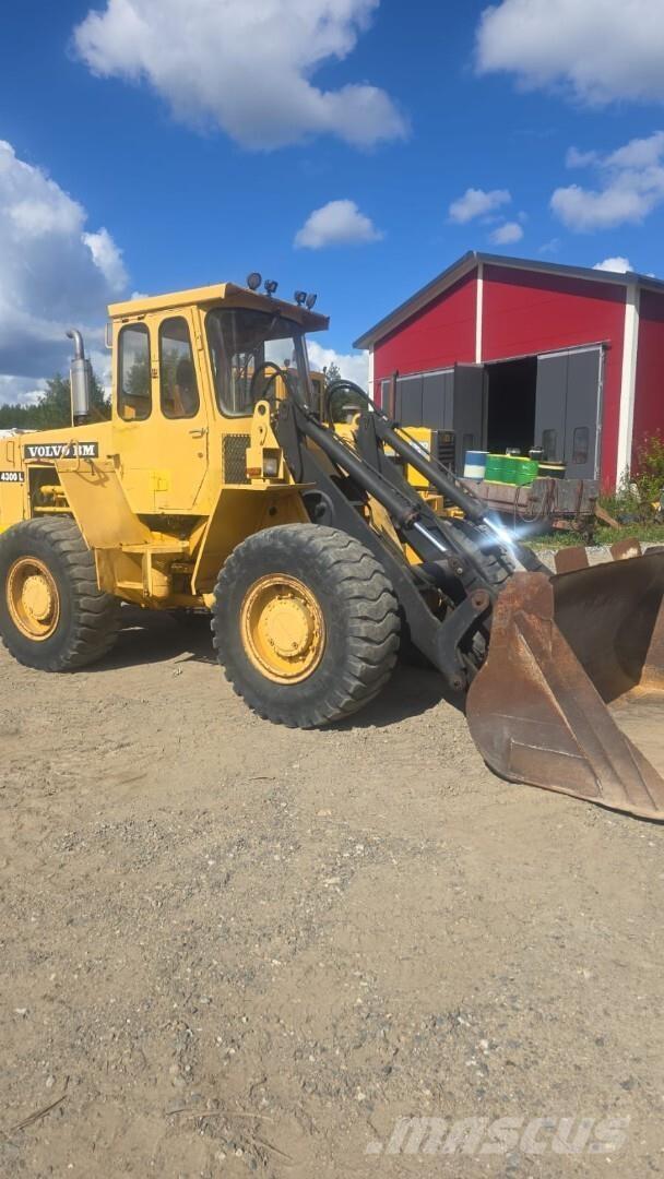 Volvo BM 4300 Incarcator pe pneuri