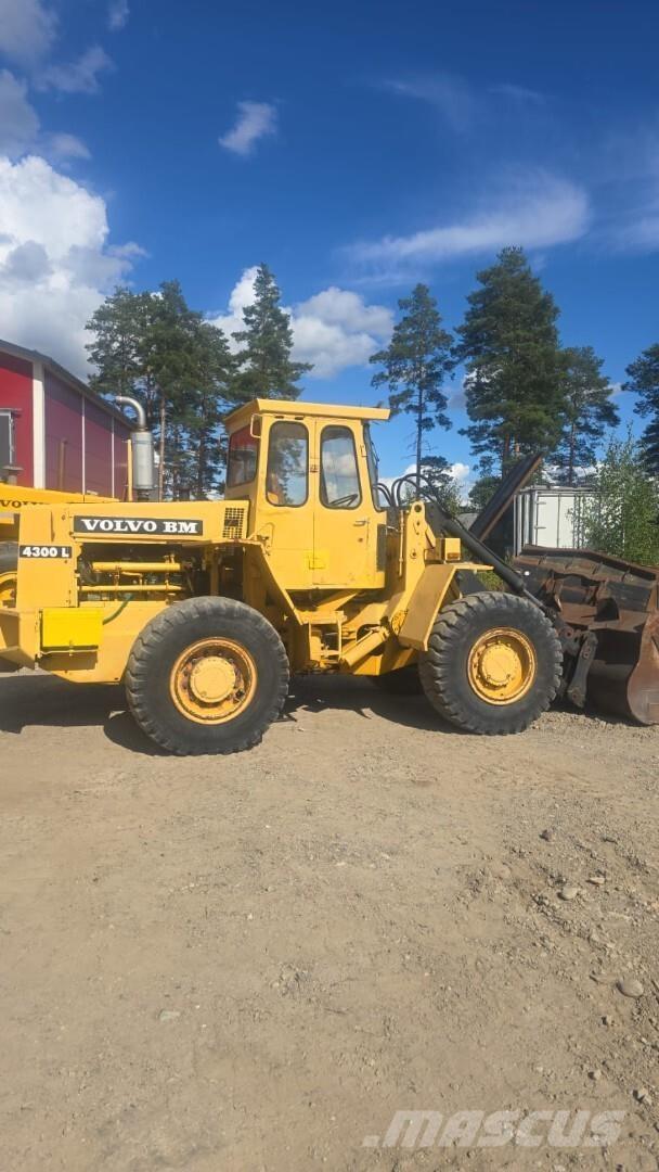 Volvo BM 4300 Incarcator pe pneuri