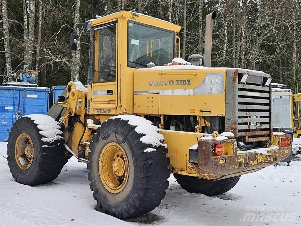 Volvo BM L 70 B Incarcator pe pneuri