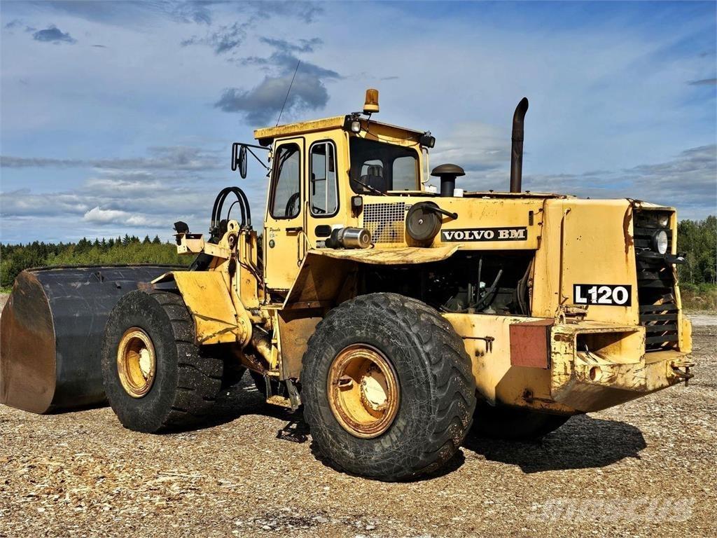 Volvo BM L120 Incarcator pe pneuri