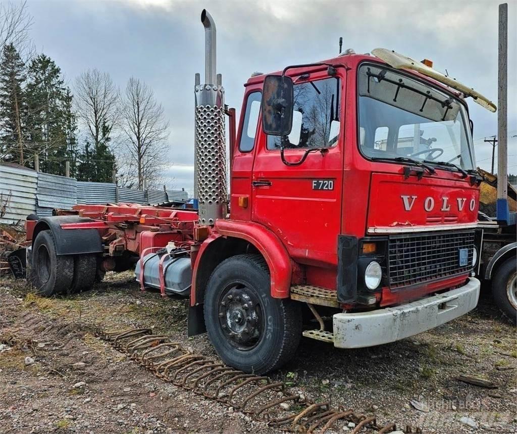 Volvo F720 Camion cu carlig de ridicare