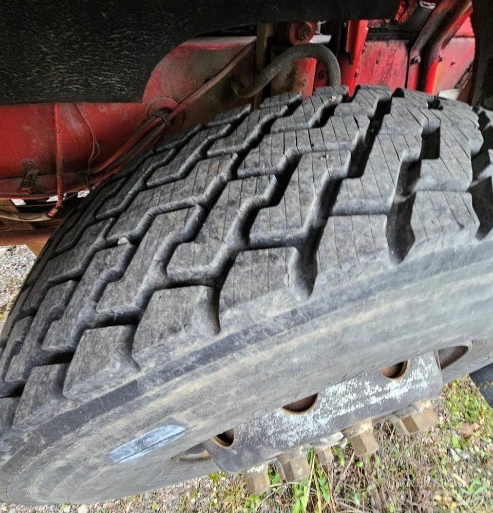 Volvo F720 Camion cu carlig de ridicare