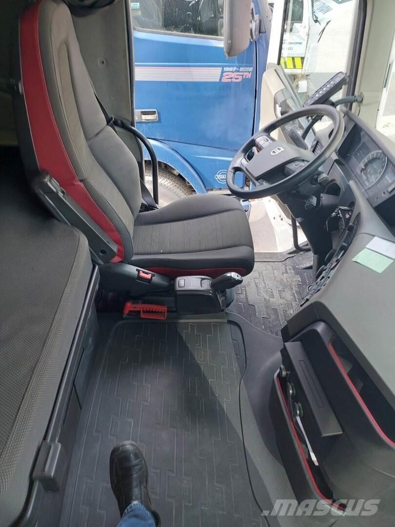 Volvo FH500 8x4 Camion cu carlig de ridicare
