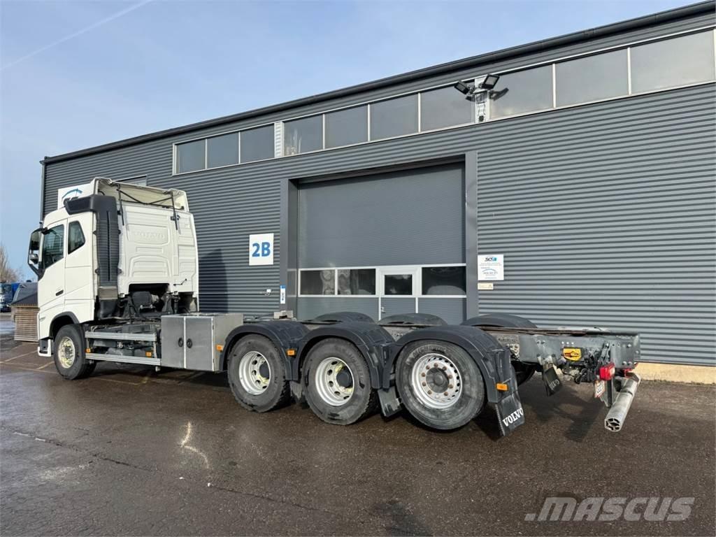 Volvo FH540 8X4*4 Camion cabina sasiu