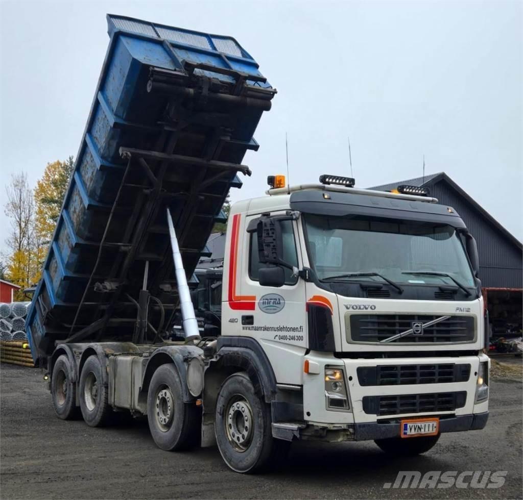 Volvo FM12 8X4 Camion cu carlig de ridicare