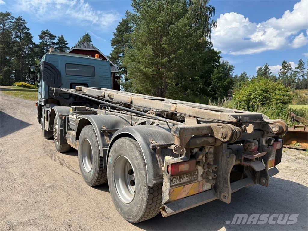 Volvo FM480 8x4 Camion cu carlig de ridicare