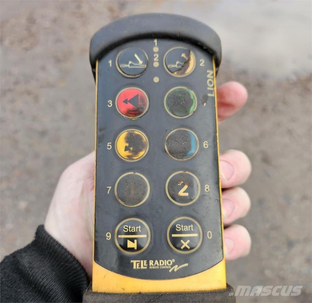 Volvo FM7 4X2 Transportatoare vehicule