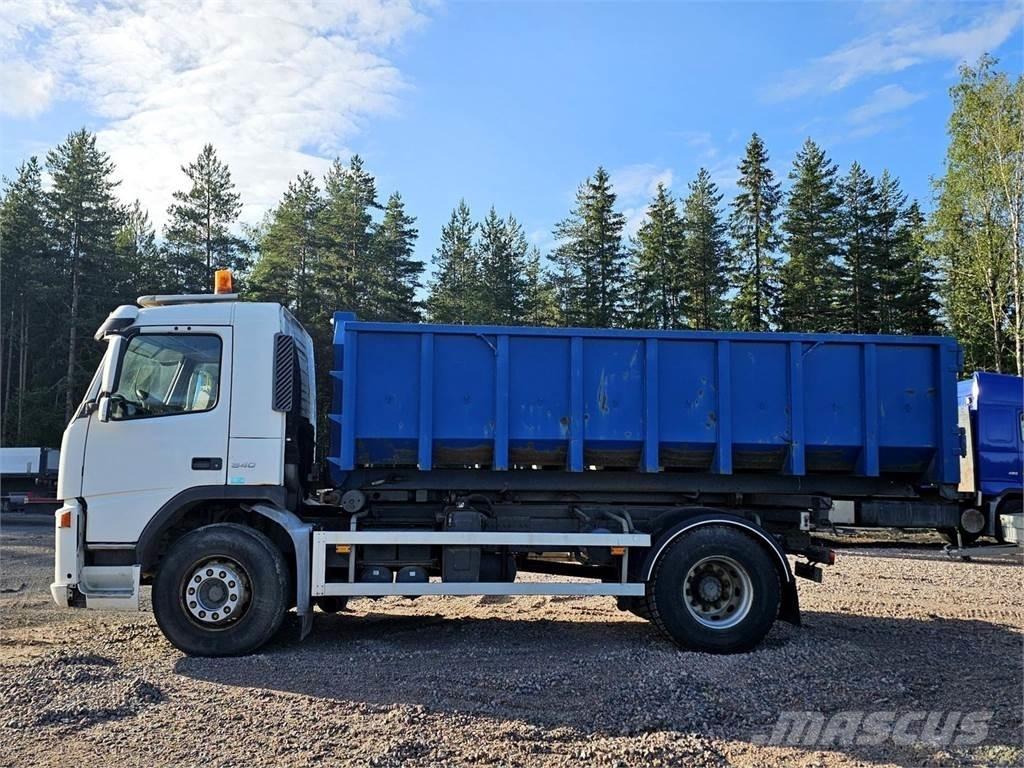 Volvo FM9 4x2 Camion cu carlig de ridicare