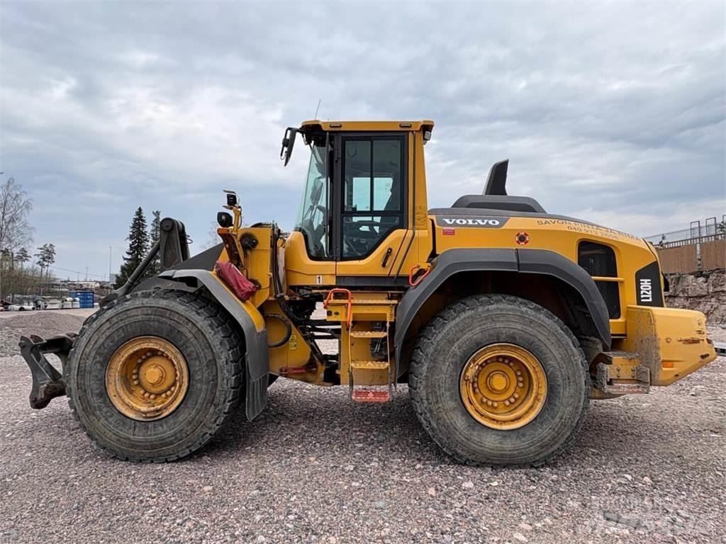 Volvo L 120 H Incarcator pe pneuri