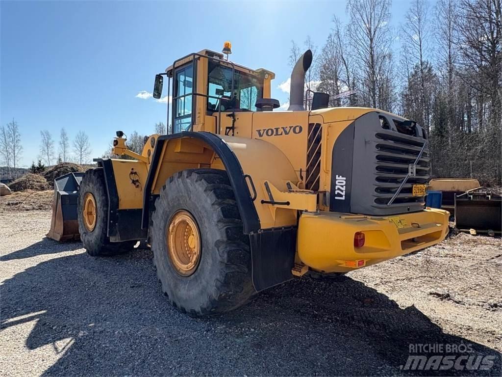 Volvo L 220 F Incarcator pe pneuri
