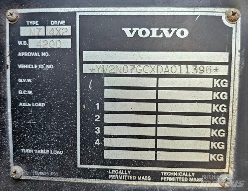 Volvo N7 6x2 Camioane cu macara