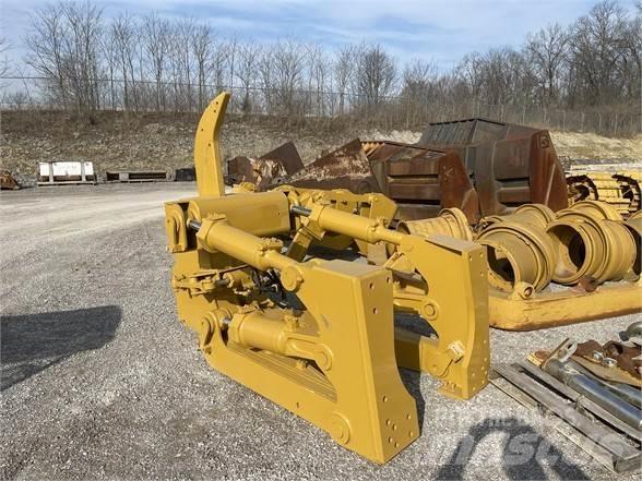 CAT D8 Scarificatoare