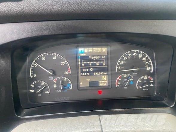 Freightliner CASCADIA 116 Autotractoare