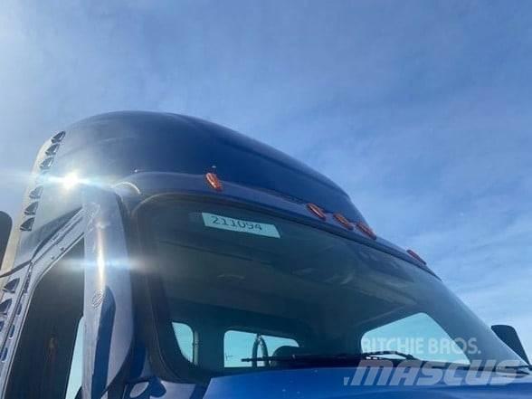 Freightliner CASCADIA 116 Autotractoare