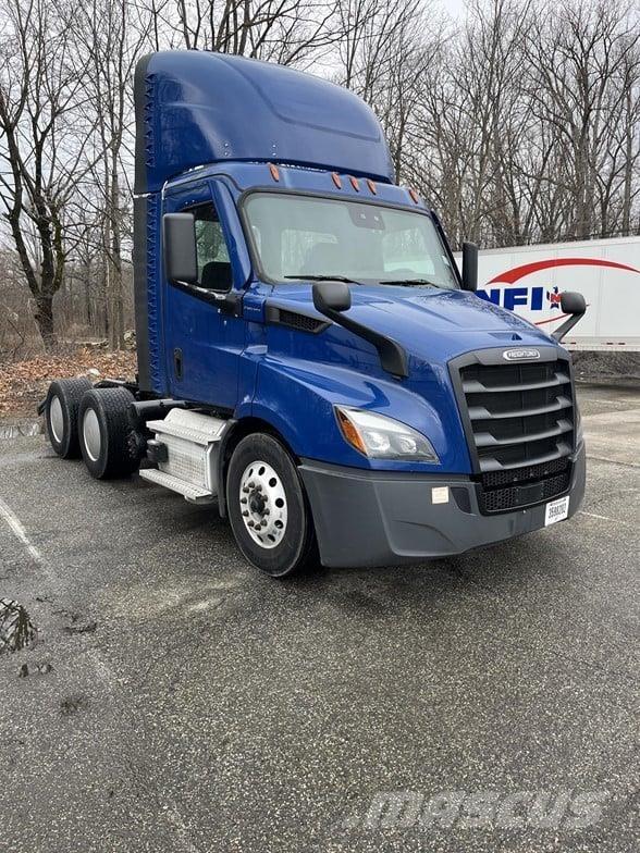 Freightliner CASCADIA 116 Autotractoare