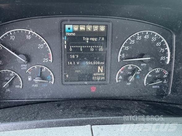 Freightliner CASCADIA 116 Autotractoare