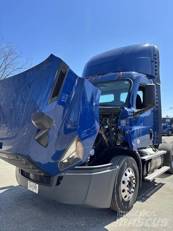 Freightliner CASCADIA 116 Autotractoare