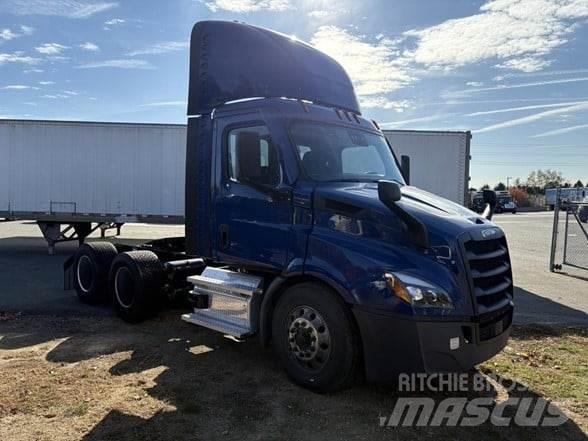 Freightliner CASCADIA 116 Autotractoare