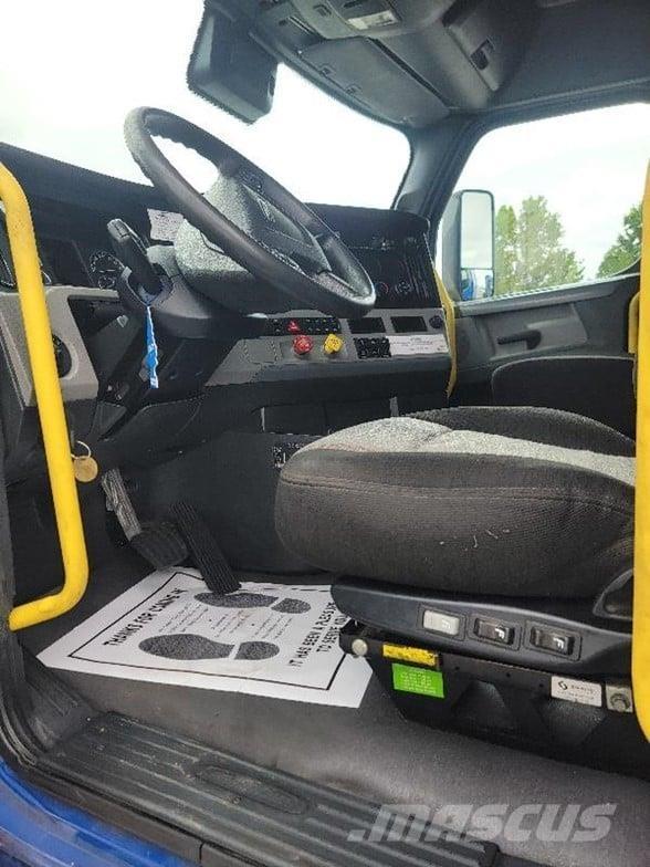 Freightliner CASCADIA 116 Autotractoare