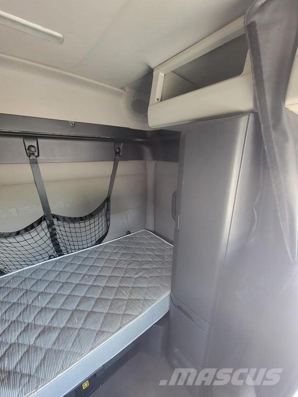 Freightliner CASCADIA 116 Autotractoare