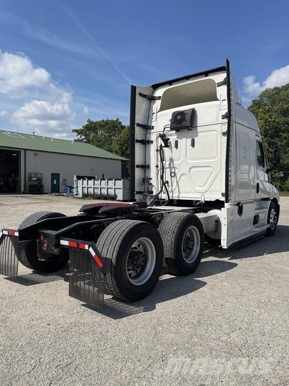 Freightliner CASCADIA 116 Autotractoare