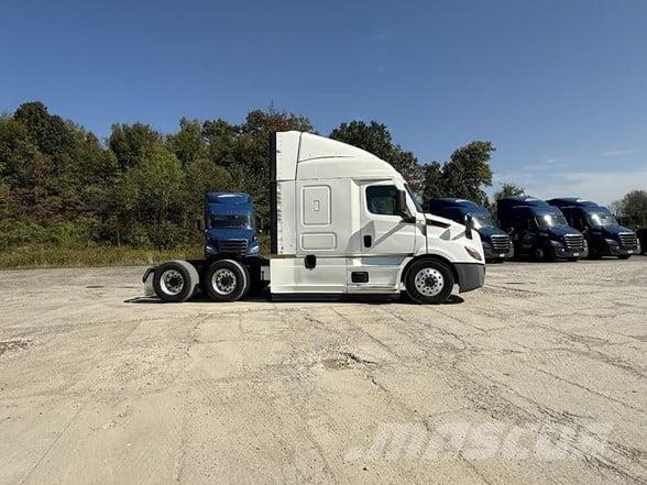 Freightliner CASCADIA 116 Autotractoare