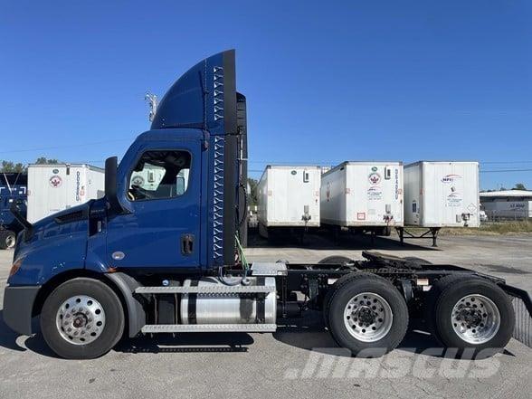 Freightliner CASCADIA 116 Autotractoare